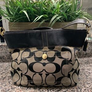 Coach Signature Hobo, Black